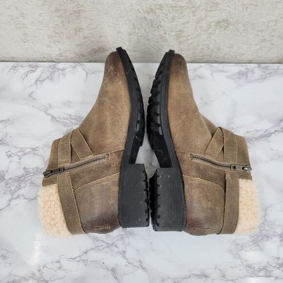 UGG Benson Boot Dove Women's Leather Ankle Boots Cream Sherpa Lining - Picture 10 of 13